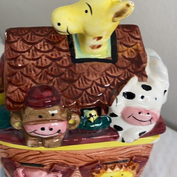NOAH'S ARK COOKIE JAR; EXPRESS PRODUCTIONS IN LISLE, ILLINOIS - Picture 7 of 15